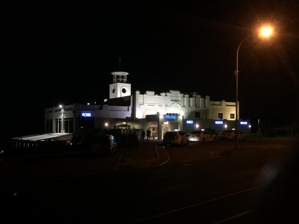 Adelaide - Semaphore Beach Front Екстер'єр фото