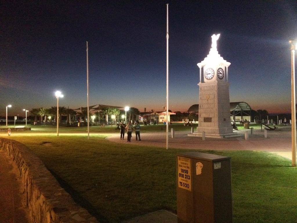 Adelaide - Semaphore Beach Front Екстер'єр фото