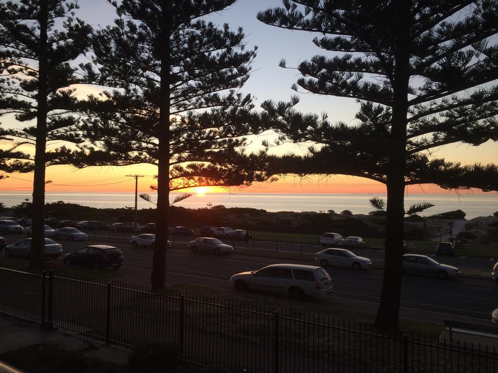 Adelaide - Semaphore Beach Front Екстер'єр фото