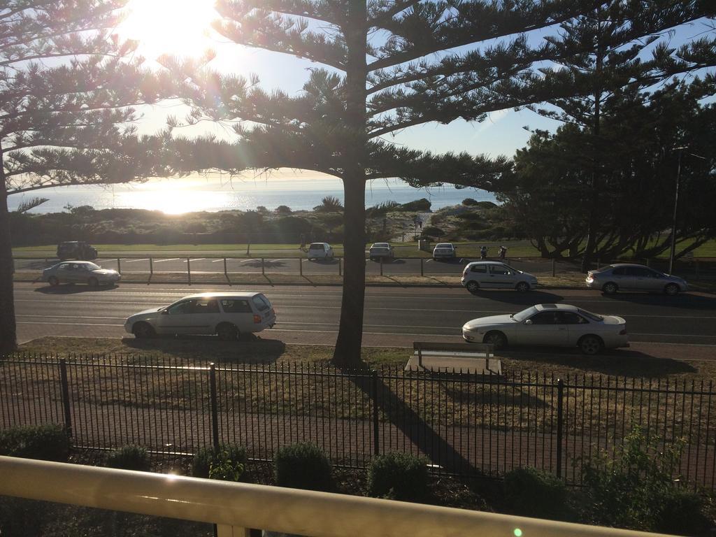 Adelaide - Semaphore Beach Front Екстер'єр фото